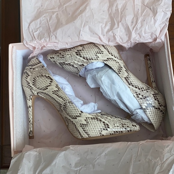 New BCBGeneration Snake Print Heel - Picture 9 of 9